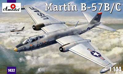 予約 マーチンB-57B/C 偵察機