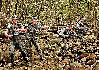 予約 米 ベトナム戦兵士4体ジャングルパトロール